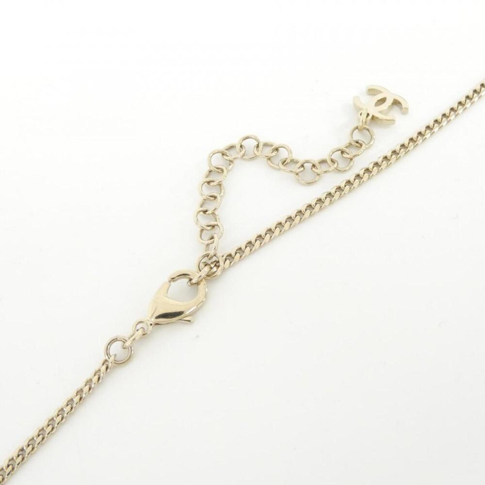 CHANEL White Necklace - Picture 4 of 5